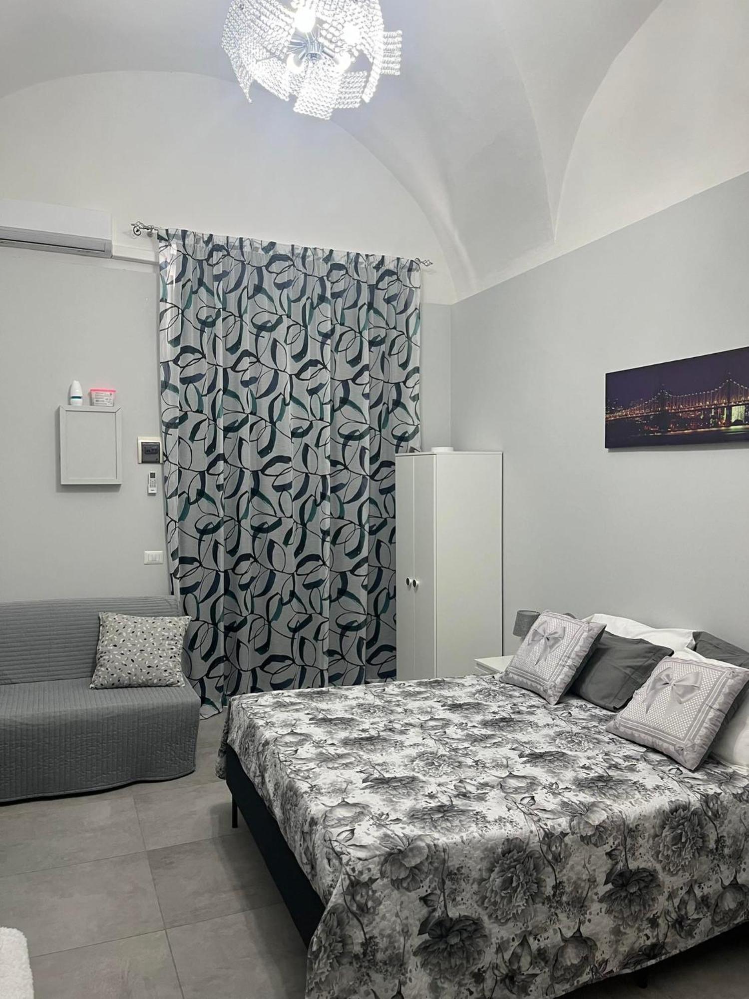 Casa Vacanze I 4 Diamanti Room 1 Catania Luaran gambar
